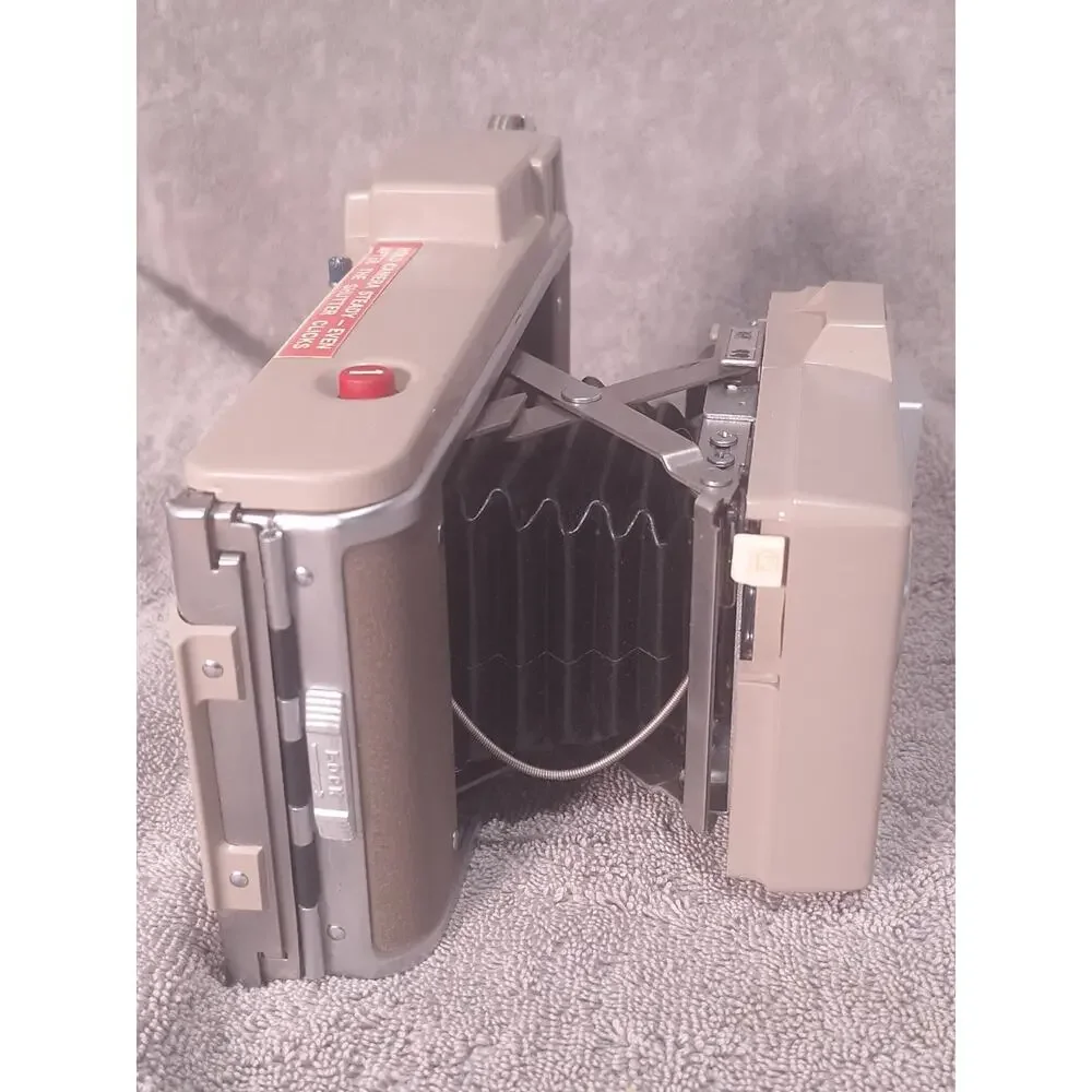 Polaroid 433 Land Camera Tested Working w/ Case Clean Vintage 1960s- Excellent!